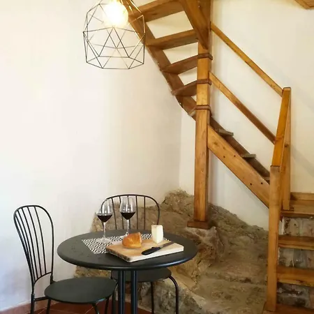 Little-house *