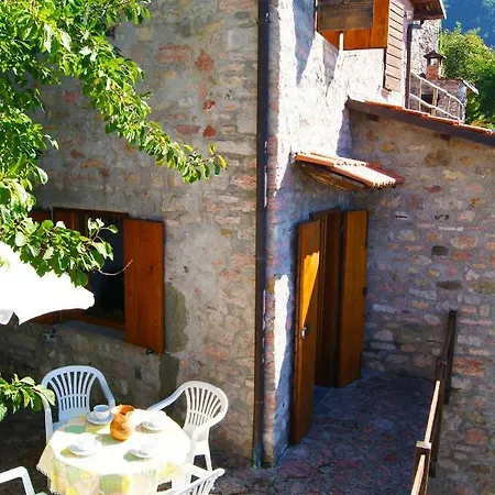 Little-house Holiday home Sassorosso